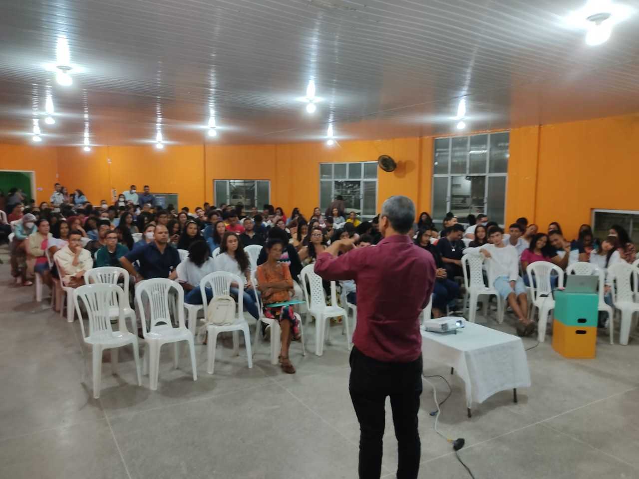 Camacã: Prefeitura e SEBRAE realizam palestra sobre como atender melhor o cliente e recebe um grande público